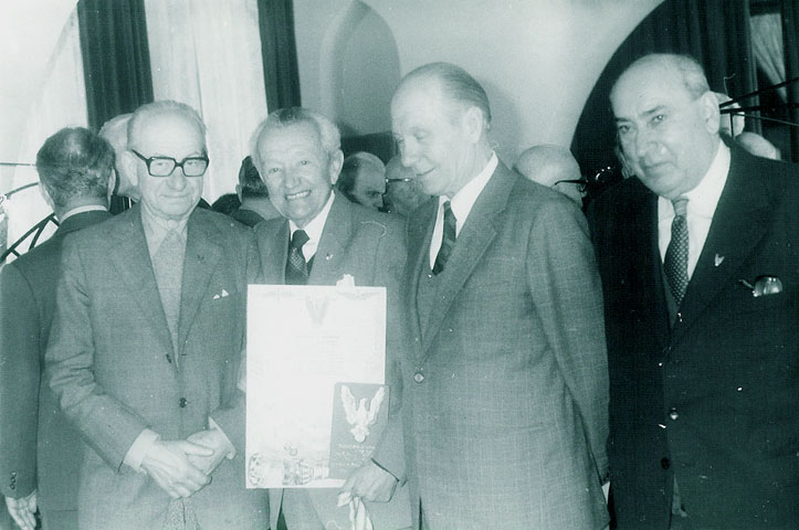 Aviatorul scriitor ing. CONSTANTIN GHEORGHIU sarbatorit la 80 de ani, martie 1987