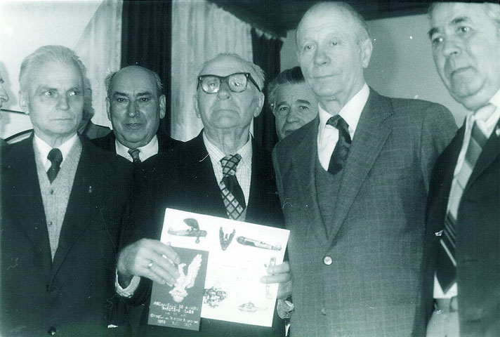 Sarbatorirea maistrului aviatie Gh. Vrabie, la 90 de ani, fost mecanic al aviatorului Mircea Zorileanu