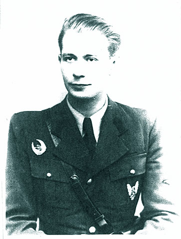 Aviatorul Maxim E. Nicolae Sixtus