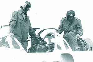 Pilot sef de incercare la CIZ, in IAR-93 DC cu Ilie Botea