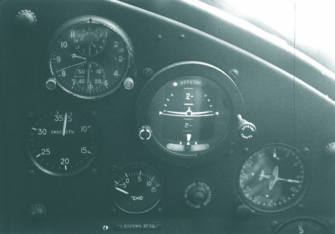 Instrumentele de bord ale unui AN-2