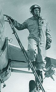C.dor av. r. Mircea Avramescu: a fost instructor generalului Stoian, la aterizarea fortata din 28 Mai 1968