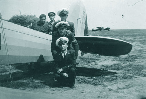 Tot Zilistea 1940 si tot cei trei prieteni: Balcus Nicolae, Stan Nicolae si C.tin (Gil) - Georgescu