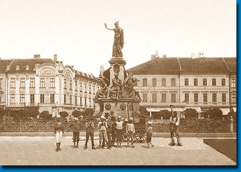 Monumentul Libertatii din Piata Avram Iancu